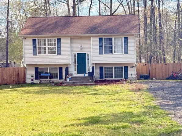 877 Campers Ln, Ruther Glen, VA 22546