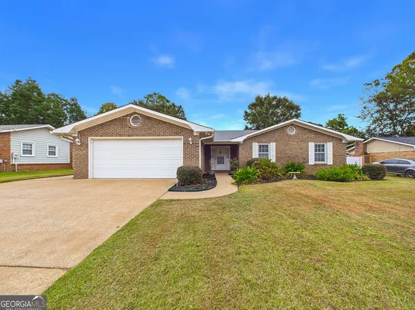 204 Scarborough Rd, Centerville, GA 31028