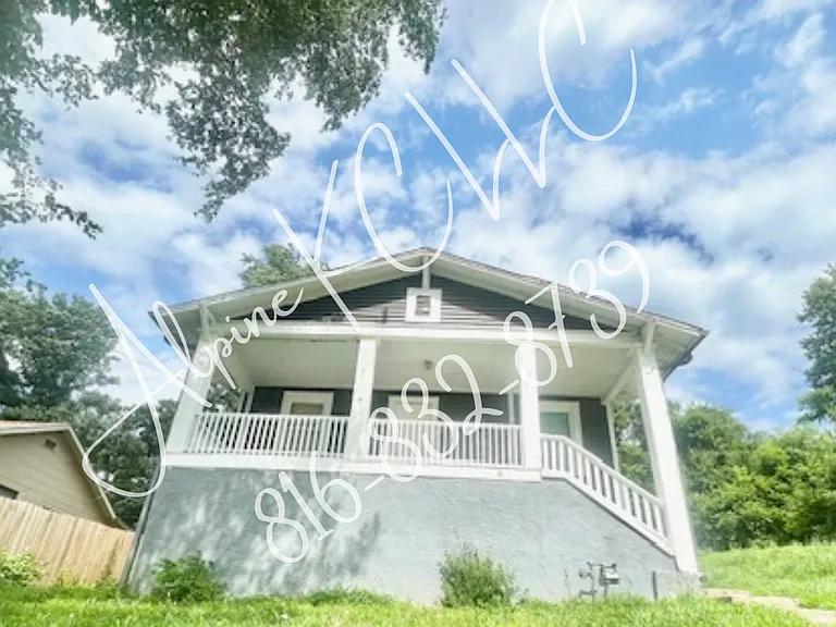 809 S Brookside Ave — Photo 2
