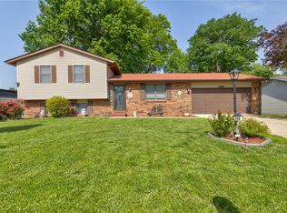 308 Meadow Dr, Bethalto, IL 62010