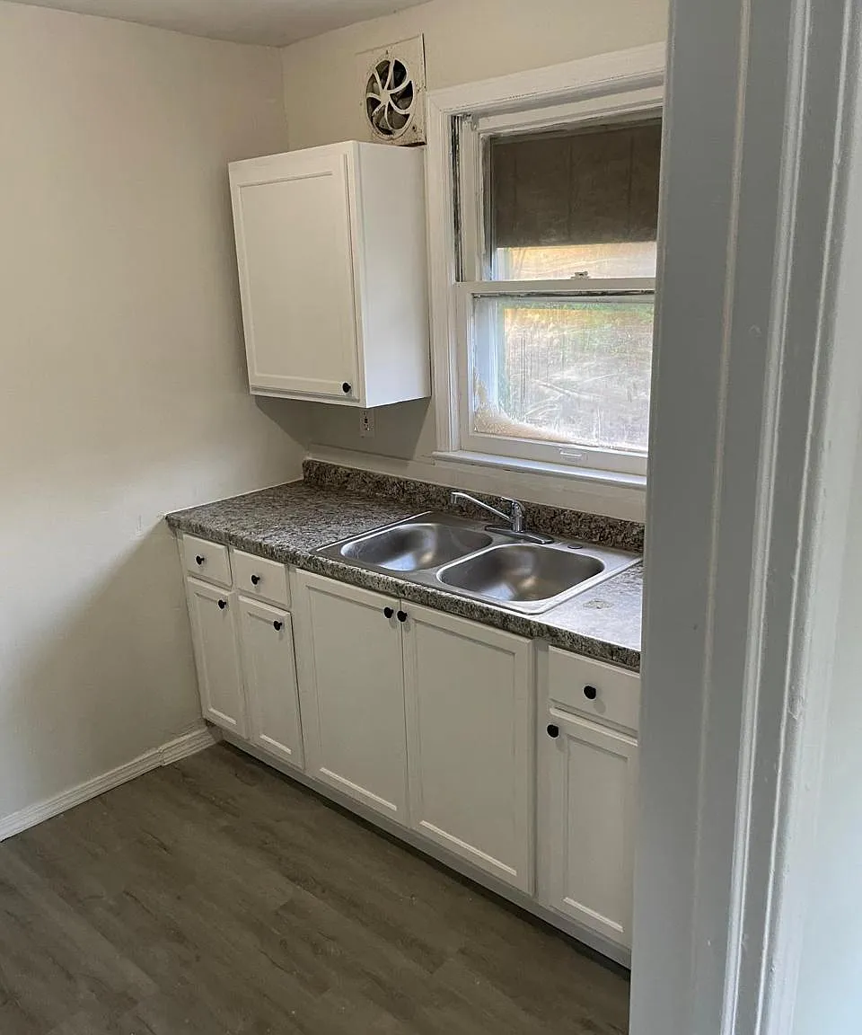 6011 Oldtown Street - Yaira LLC - 1 — Photo 3
