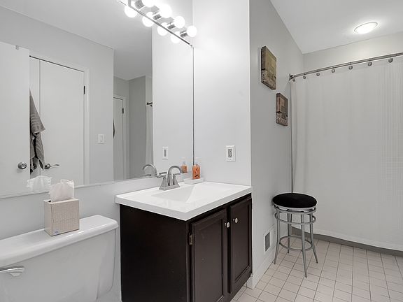 4th image of 58 Hickory Ct #80