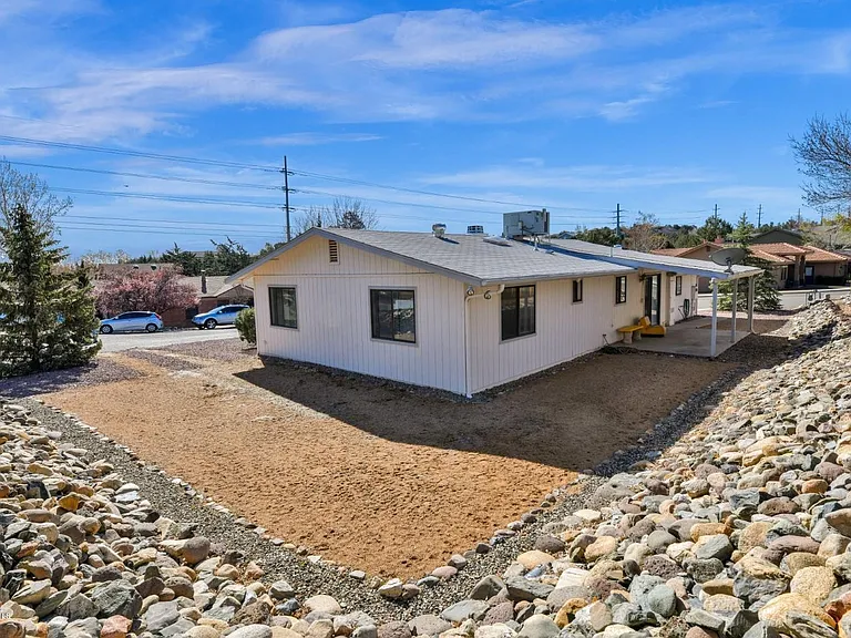 1602 Luna Ct — Photo 12