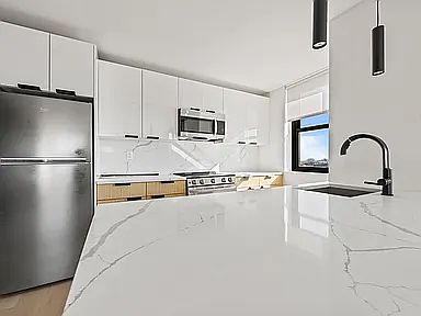 3rd image of 440A Elizabeth Ave #1