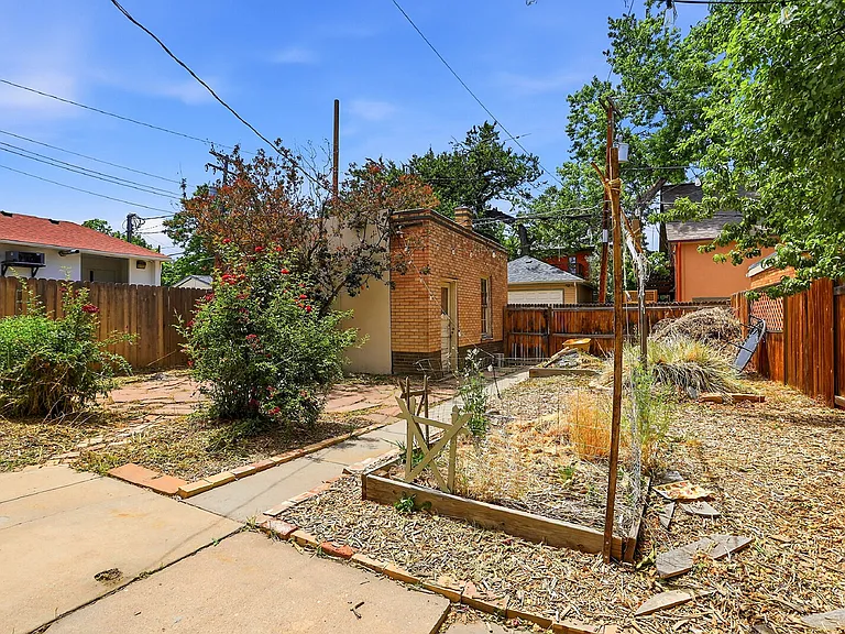 1525 Madison St — Photo 42