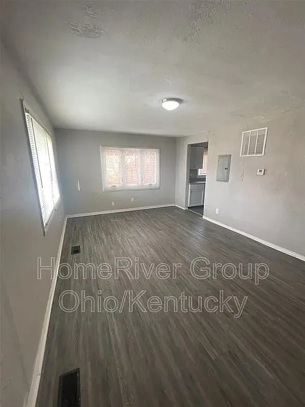 2 bed, 1.0 bath, 831 sqft, $1,097 — Photo 3