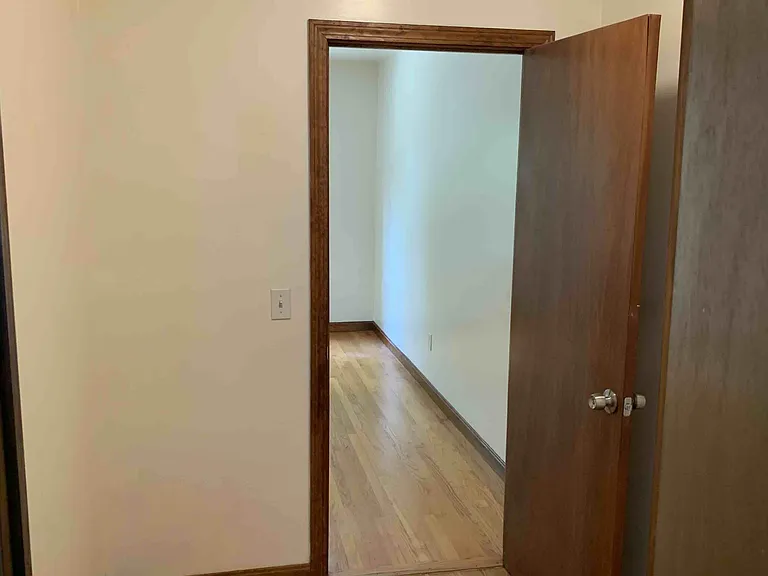 2 Clay St #B — Photo 4