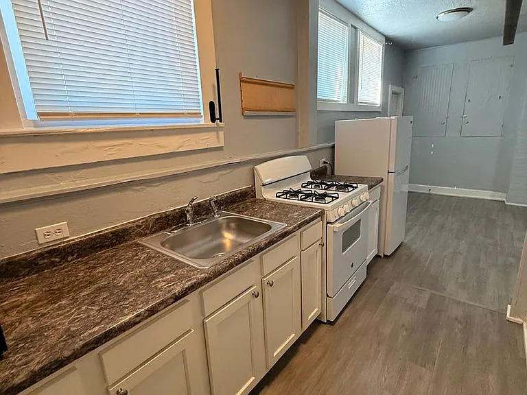 1767 S Broadway (9-Plex) — Photo 18
