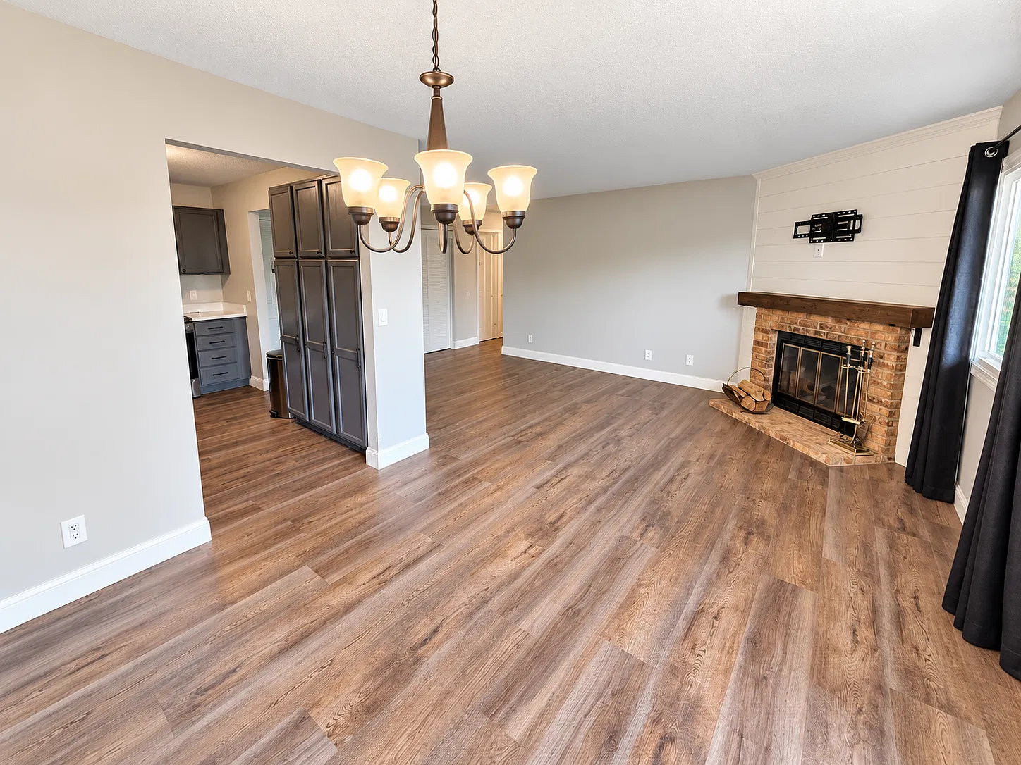 2 bed, 916 sqft, $1,400 — Photo 3