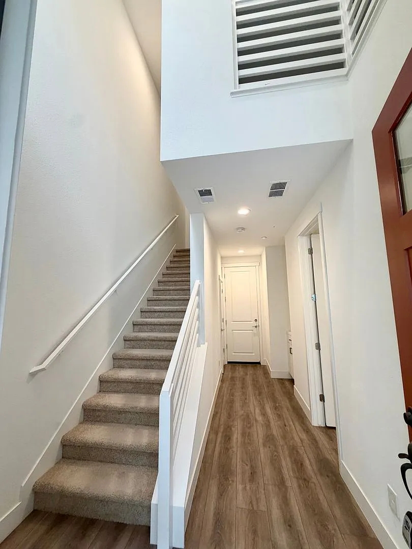 Pristine Silicon Valley New Build! — Photo 3