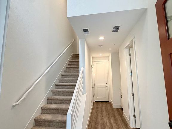 3rd image of 37316 Suncrest St