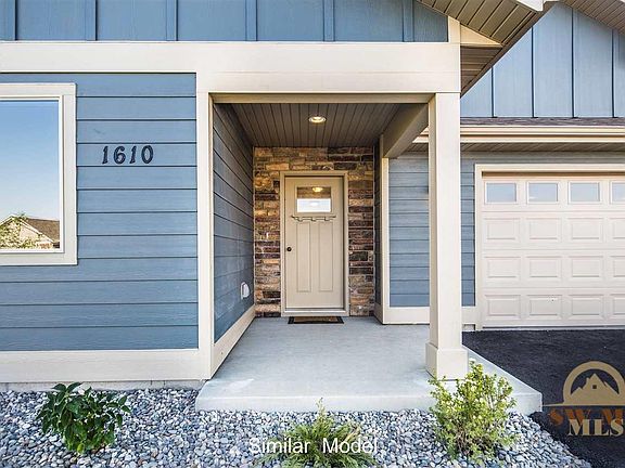 2nd image of 1605 Powers Blvd