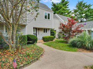 2046 Blackthorn Dr #2046, Champaign, IL 61821