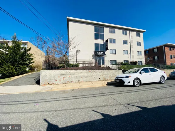 1221 N Quinn St APT 1, Arlington, VA 22209