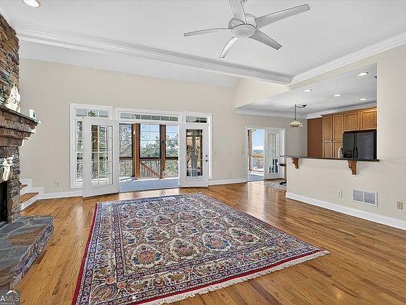 4th image of 805 Lake Arrowhead Dr