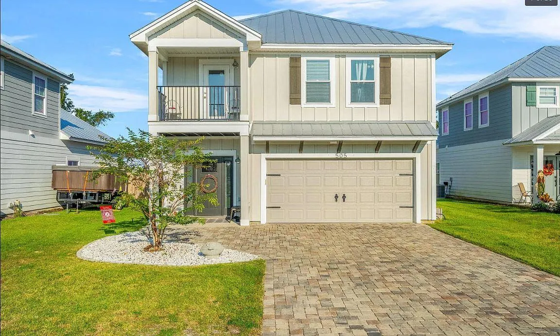 4 bed, 2262 sqft, $2,800 — Photo 1
