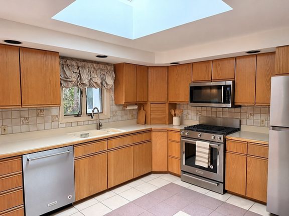 2nd image of 151 Beaumont Ave