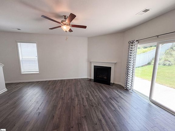 3rd image of 533 Baycraft Ln