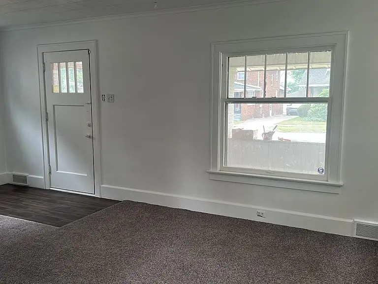 515 E Leasure Ave — Photo 3