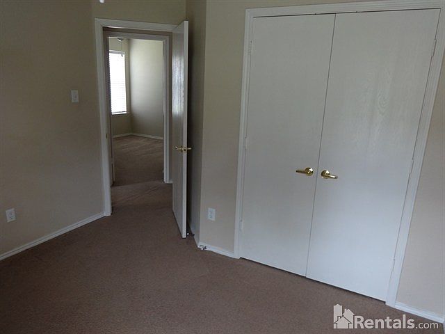 2nd image of 552 Harbor Crest Road
