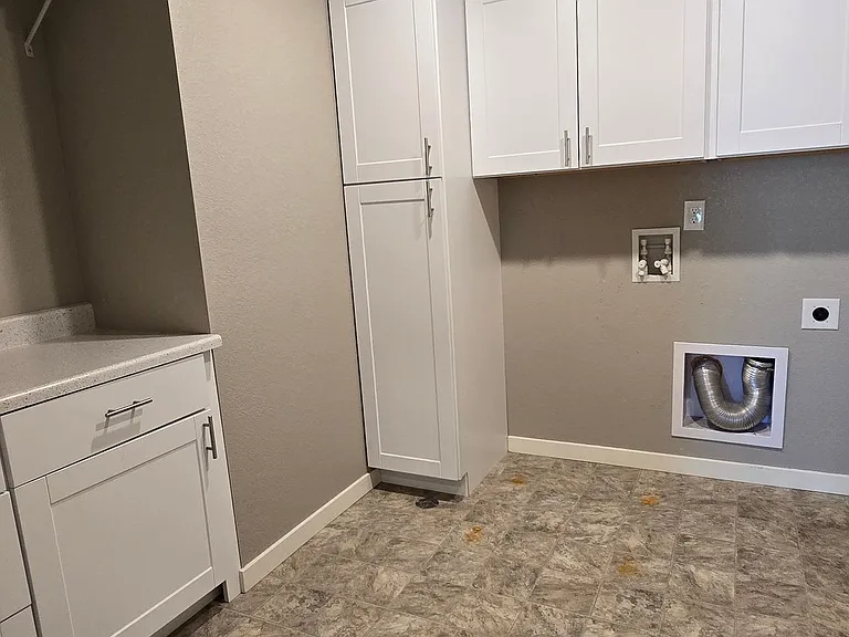 14553 Holstein Dr — Photo 16