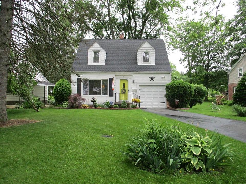 1st image of 8 Highland Dr