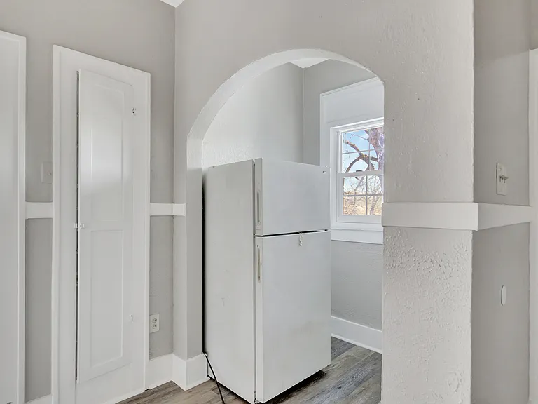 3409 W Markham St — Photo 18