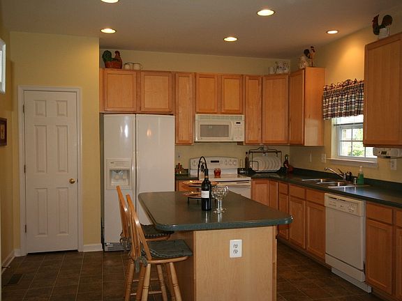 Gorgeous gourmet kitchen
