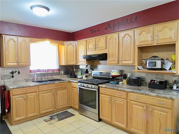 4th image of 823 Woodlawn Dr