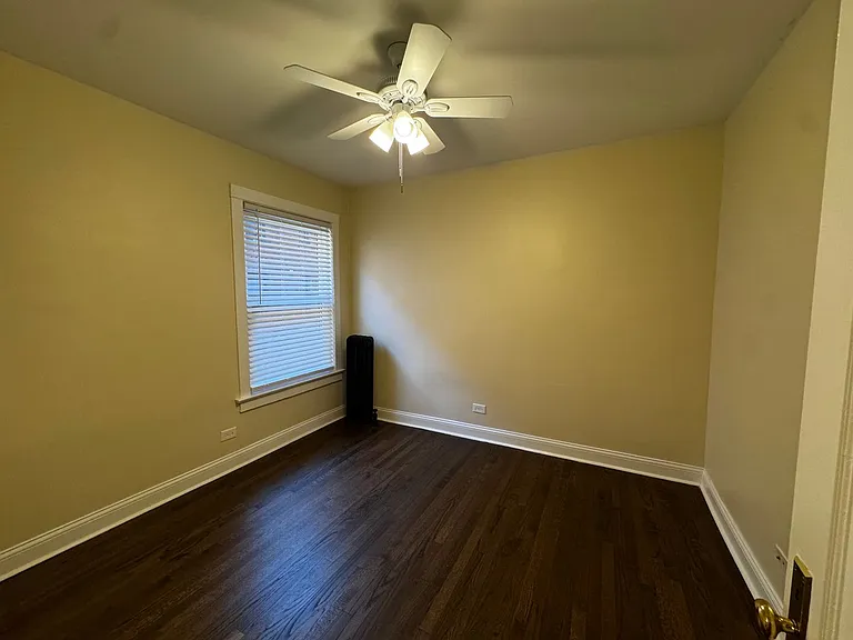 1383 W Greenleaf Ave #1S — Photo 18