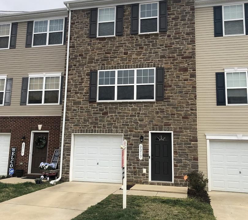 1st image of 2217 Mallard Landing Dr