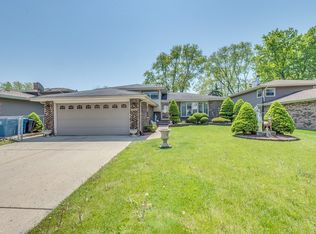 1825 W Sherry Ln, Addison, IL 60101