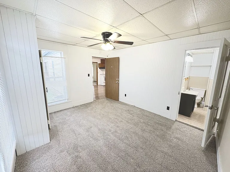 416 Grover St — Photo 14