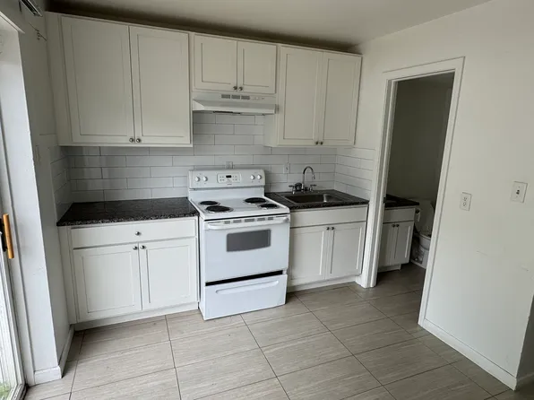 154 Dickinson St APT 12, Mount Clemens, MI 48043