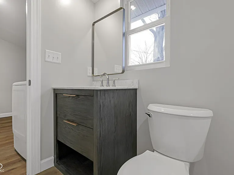 2209 Noble St #1 — Photo 8