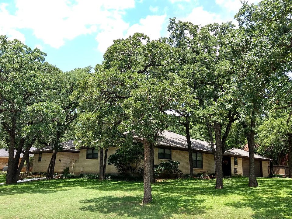 1st image of 203 Cobb Dr
