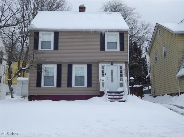 3738 Woodridge Rd, Cleveland Heights, OH 44121