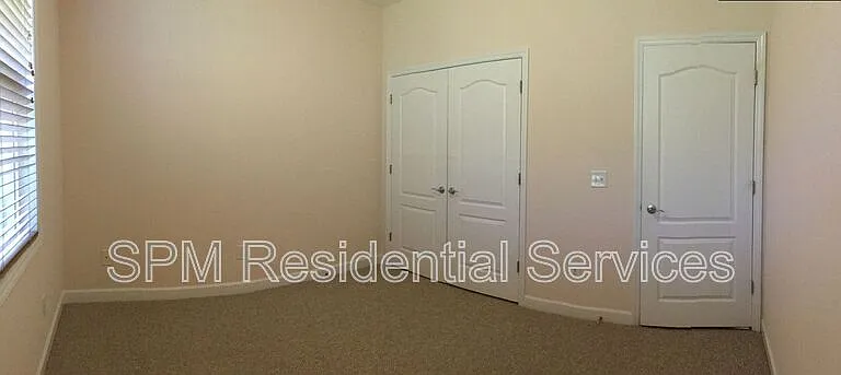 602 Azalea Dr — Photo 3