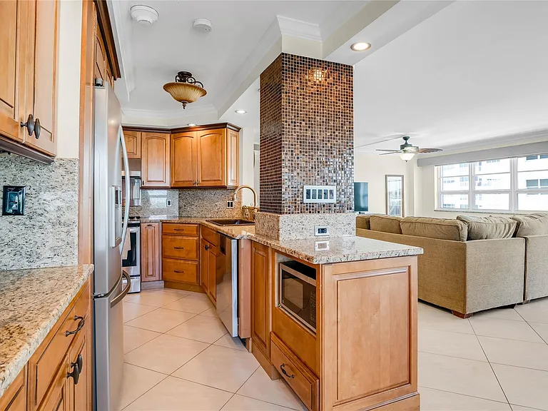 133 N Pompano Beach Blvd #501 — Photo 19
