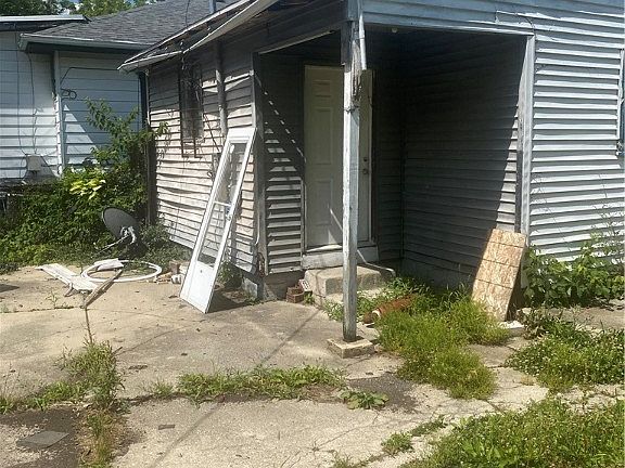 5th image of 717 Whitmore Ave