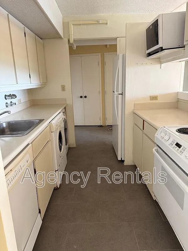 2 bed, 2.0 bath, 1071 sqft, $2,800 — Photo 3