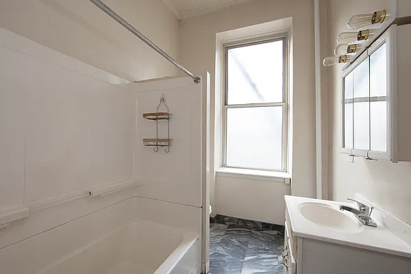 Rented by R New York | media 20