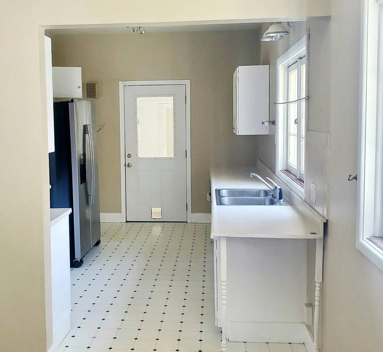 2211 5th Avenue South Unit 1 — Photo 3