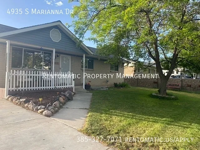 2 bed, 1000 sqft, $1,550 — Photo 2