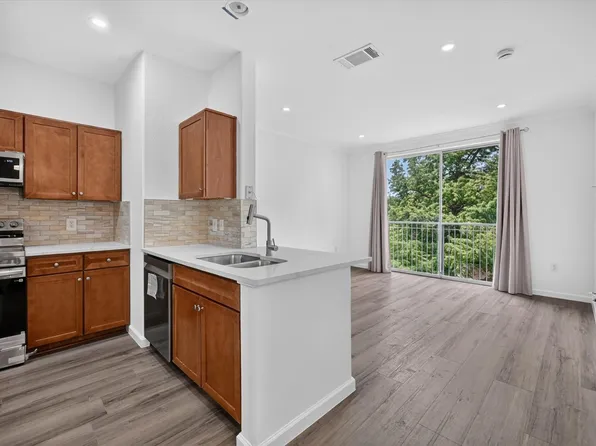 330 Las Colinas Blvd APT 240, Irving, TX 75039