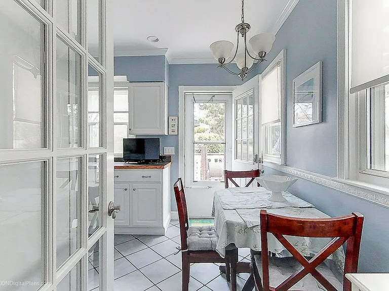 Powel Ave — Photo 10