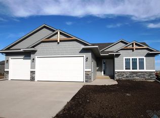 6211 S Badlands Ct, Sioux Falls, SD 57108