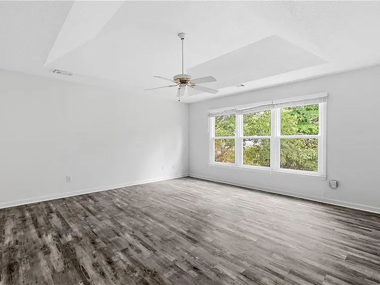 6430 Barwick Ln — Photo 22