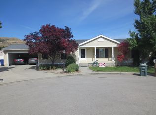 836 W Diamond Rose Cir, Salt Lake City, UT 84116