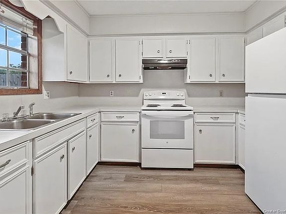 4th image of 2201 N Rose Park Ave #A